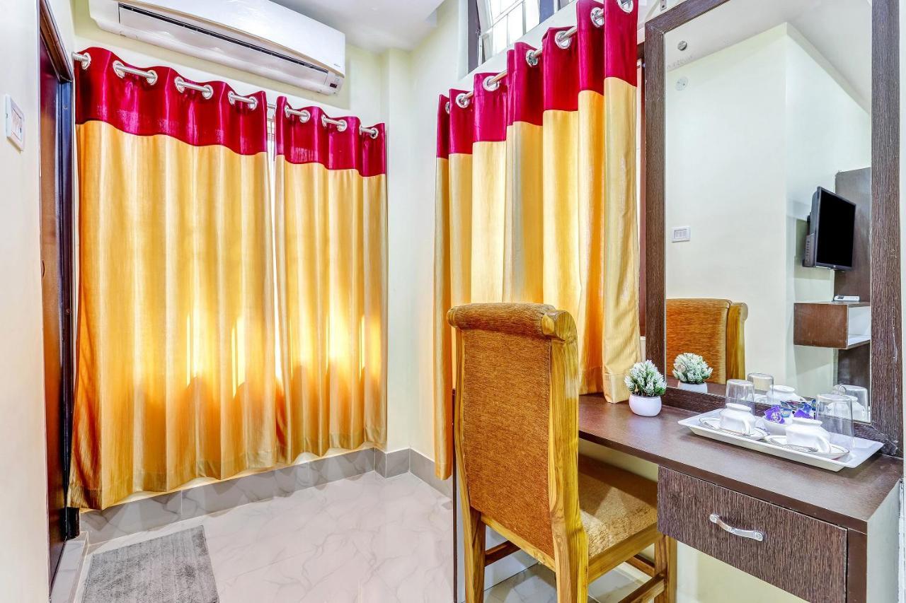 Capital O 85514 Kalpana Hotel Guwahati Luaran gambar