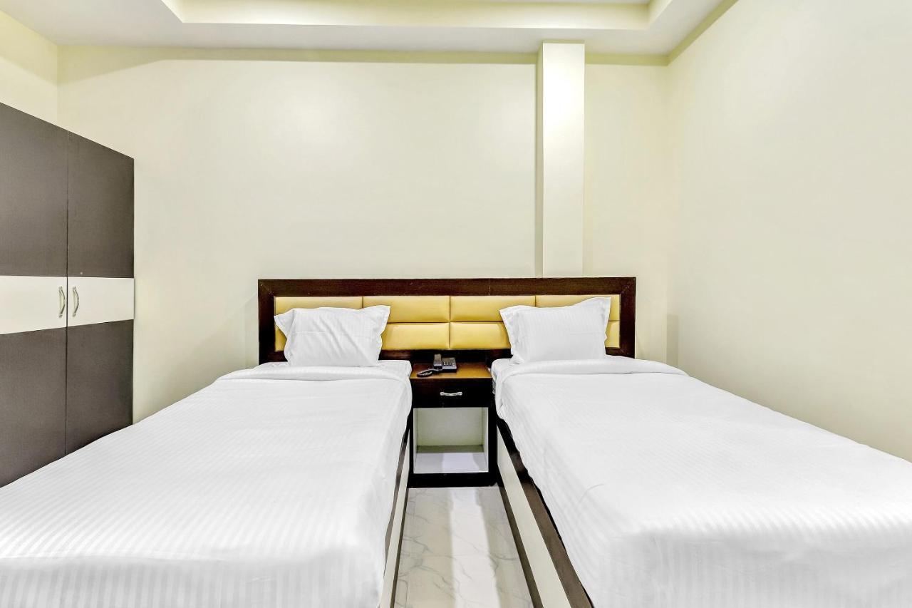 Capital O 85514 Kalpana Hotel Guwahati Luaran gambar
